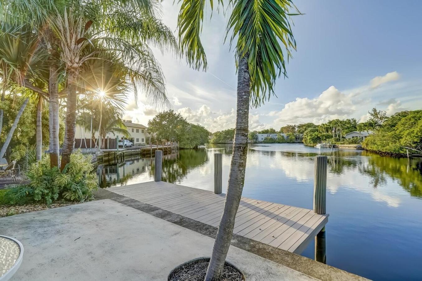 Waterfront Apartment Private Patio Pool Fort Lauderdale Exterior photo