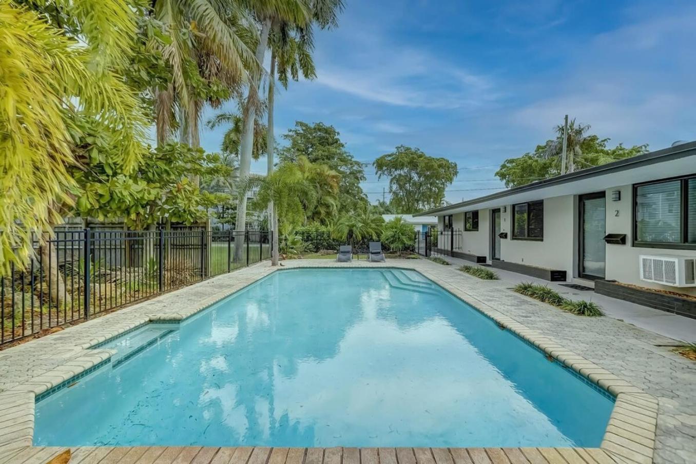 Waterfront Apartment Private Patio Pool Fort Lauderdale Exterior photo