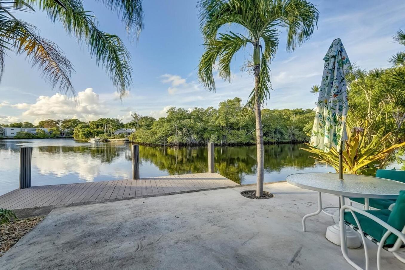 Waterfront Apartment Private Patio Pool Fort Lauderdale Exterior photo